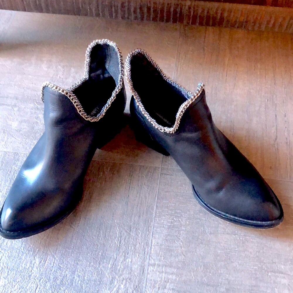 Alexander Wang🎁Silver chained black leather booties. Size  37 Very minimal wear
